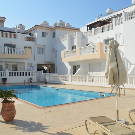 Kapparis Penthouse Apartman Paralímni Kültér fotó