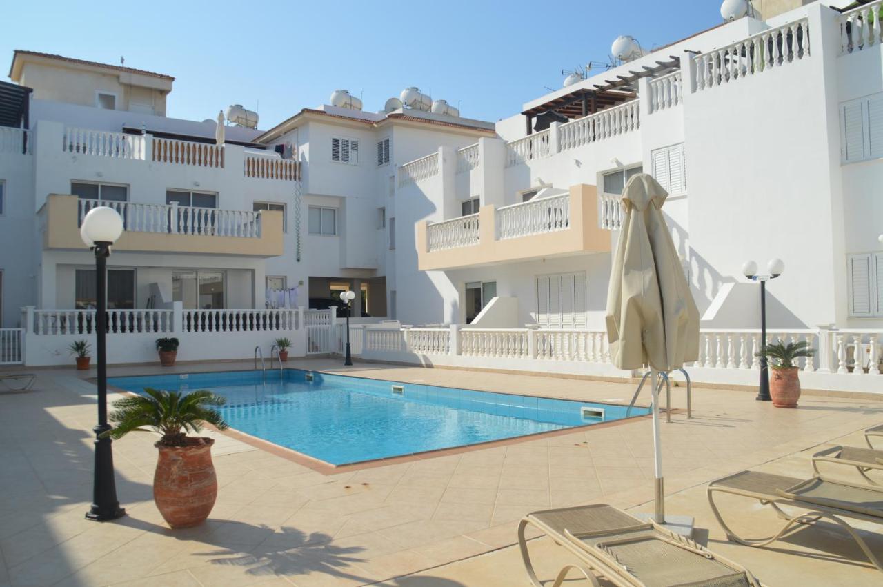 Kapparis Penthouse Apartman Paralímni Kültér fotó