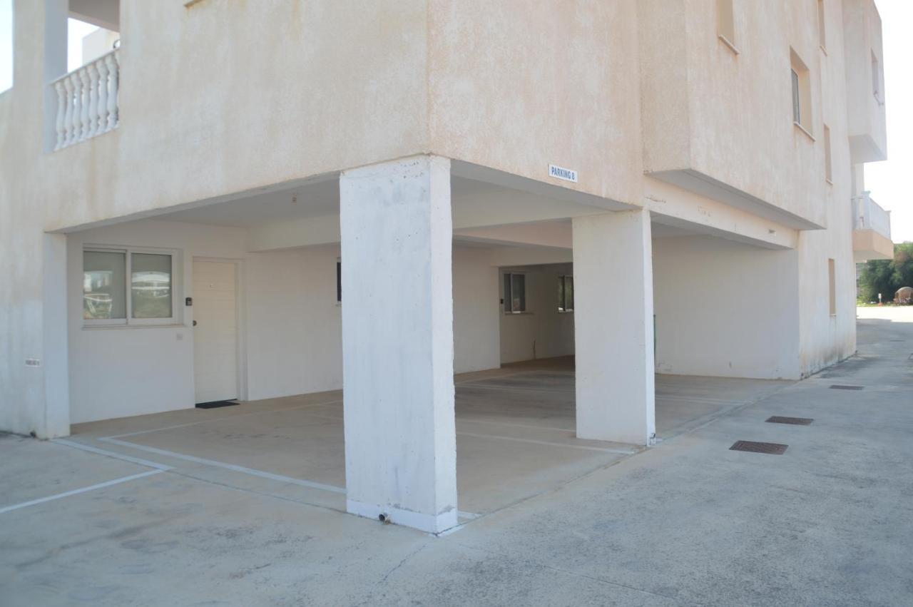 Kapparis Penthouse Apartman Paralímni Kültér fotó