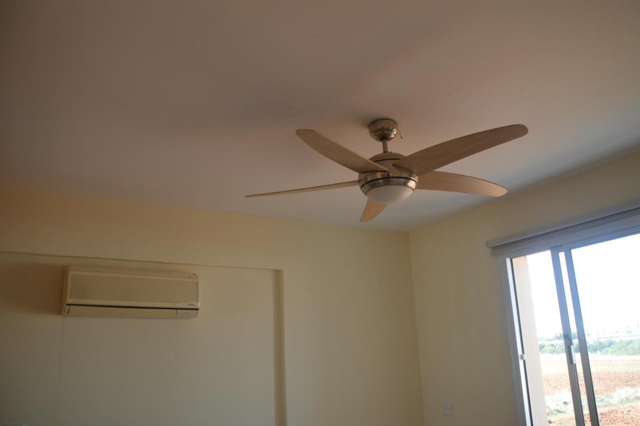 Kapparis Penthouse Apartman Paralímni Kültér fotó